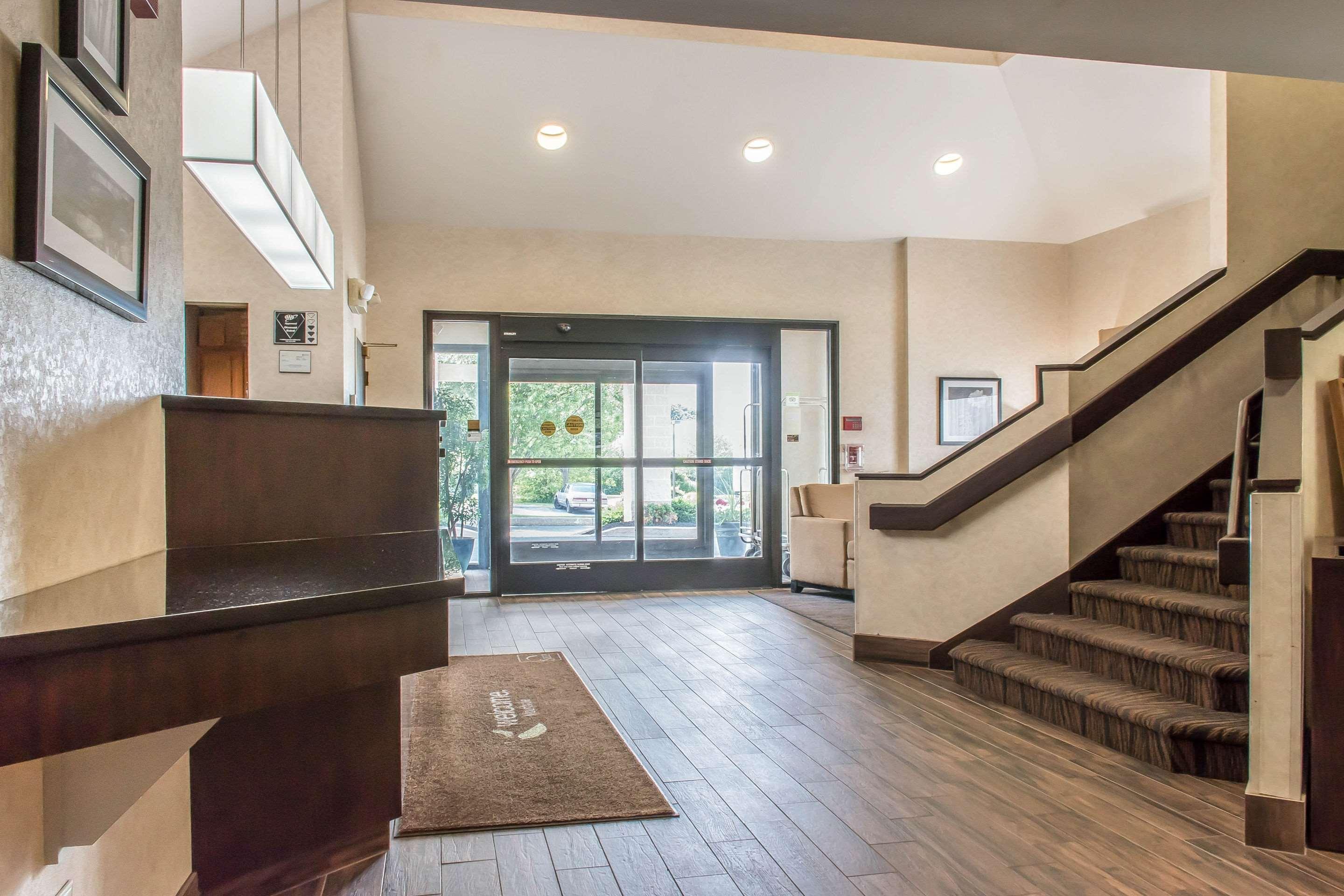 Sleep & Of Lancaster County Hotel