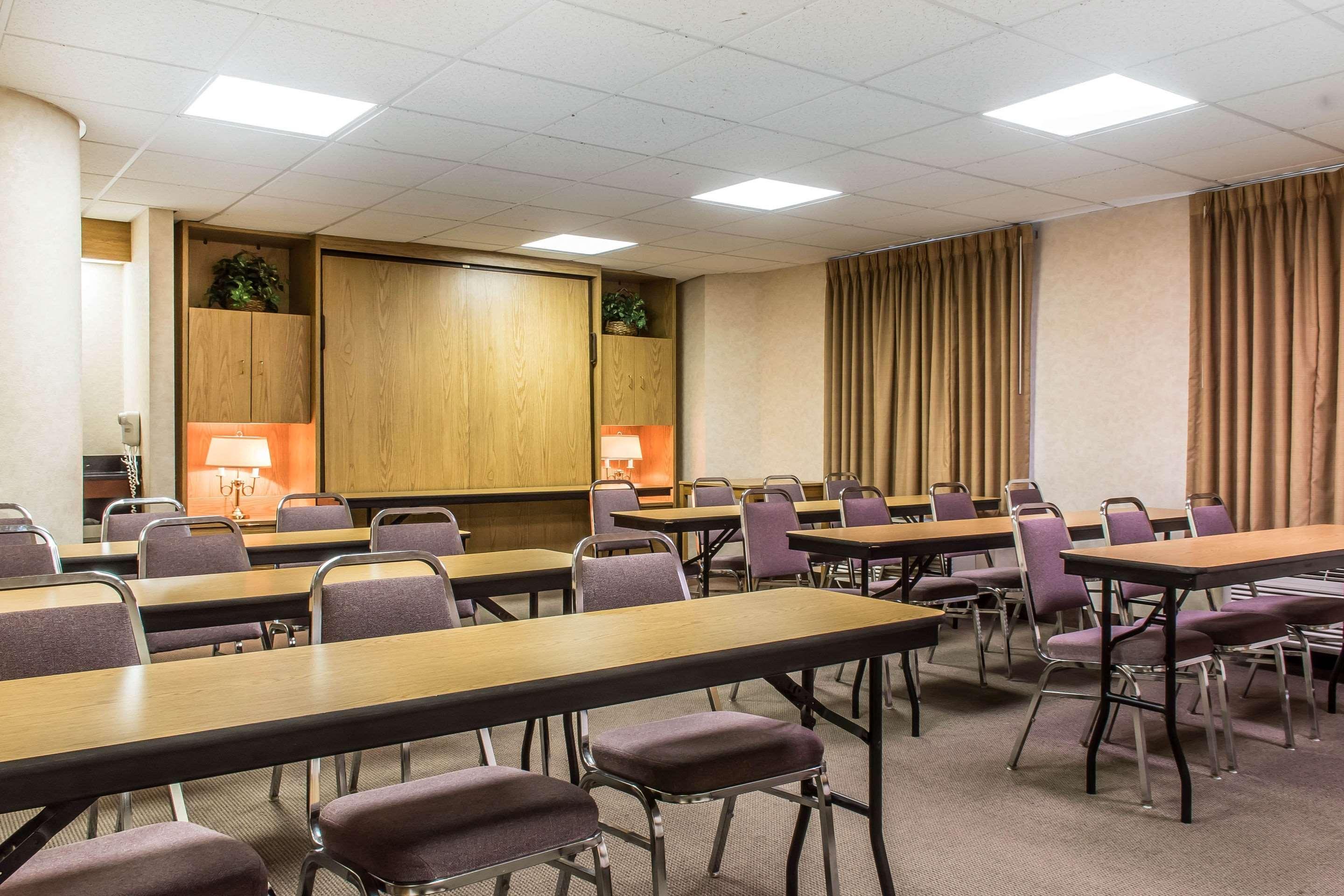 Hotel Sleep & Of Lancaster County 2*